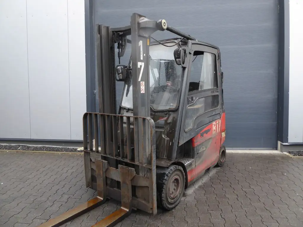 Gabelstapler günstig und sicher online kaufen. Hier sehen Sie einen Linde E25HL-01/600 aus dem Jahr 2018.