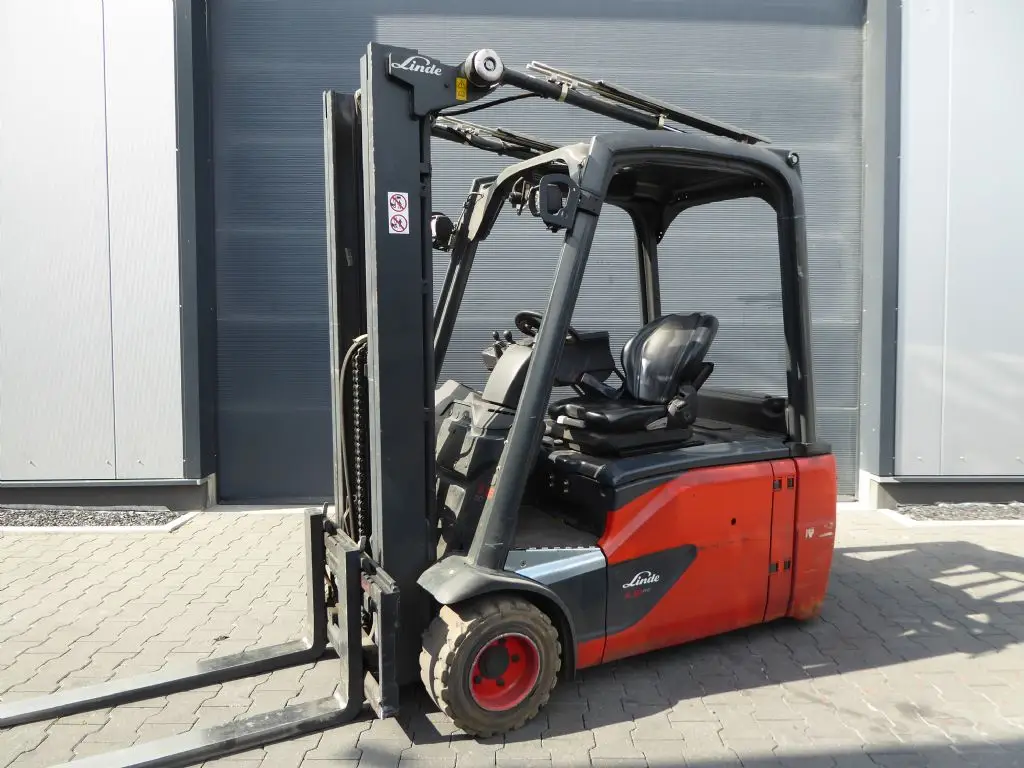 Gabelstapler günstig und sicher online kaufen. Hier sehen Sie einen Linde E18L-02 aus dem Jahr 2016.