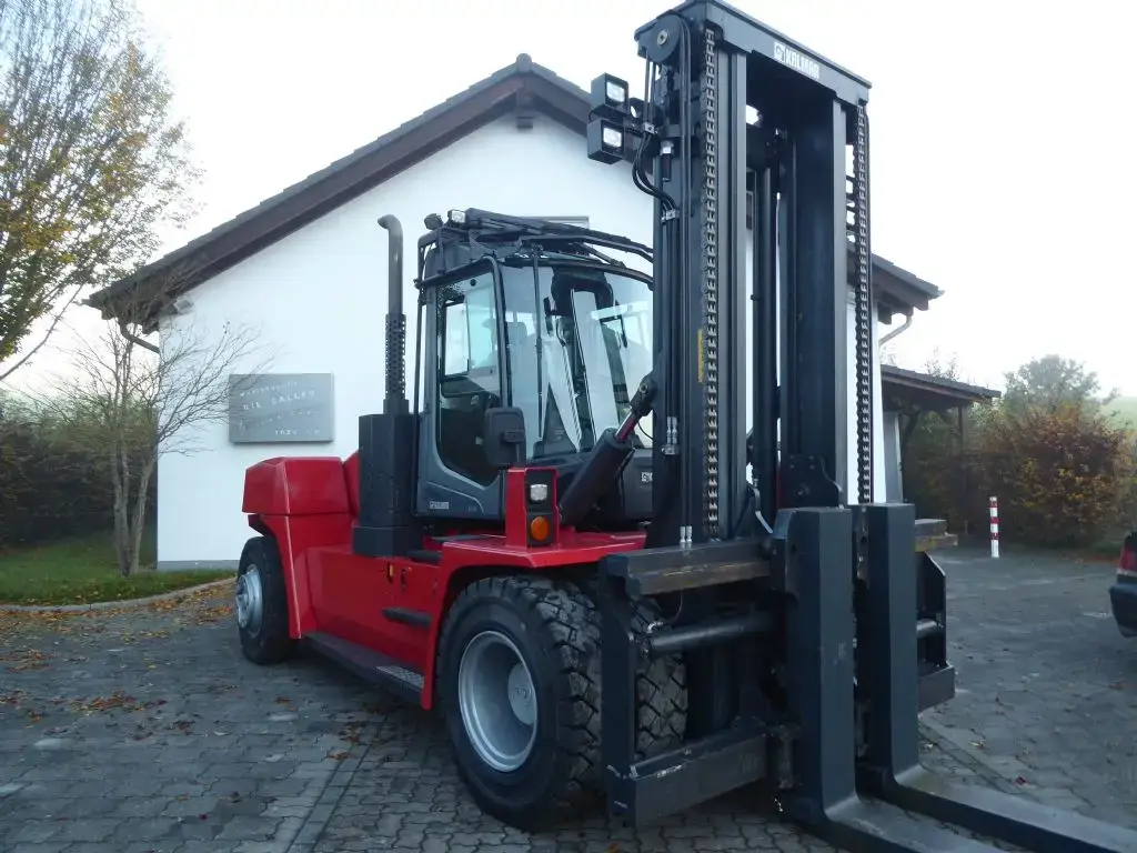 Gabelstapler günstig und sicher online kaufen. Hier sehen Sie einen Kalmar DCG 160-12 aus dem Jahr 2021.
