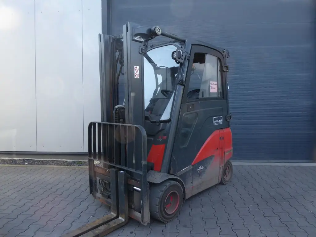 Gabelstapler günstig und sicher online kaufen. Hier sehen Sie einen Linde E18PH-02 aus dem Jahr 2019.
