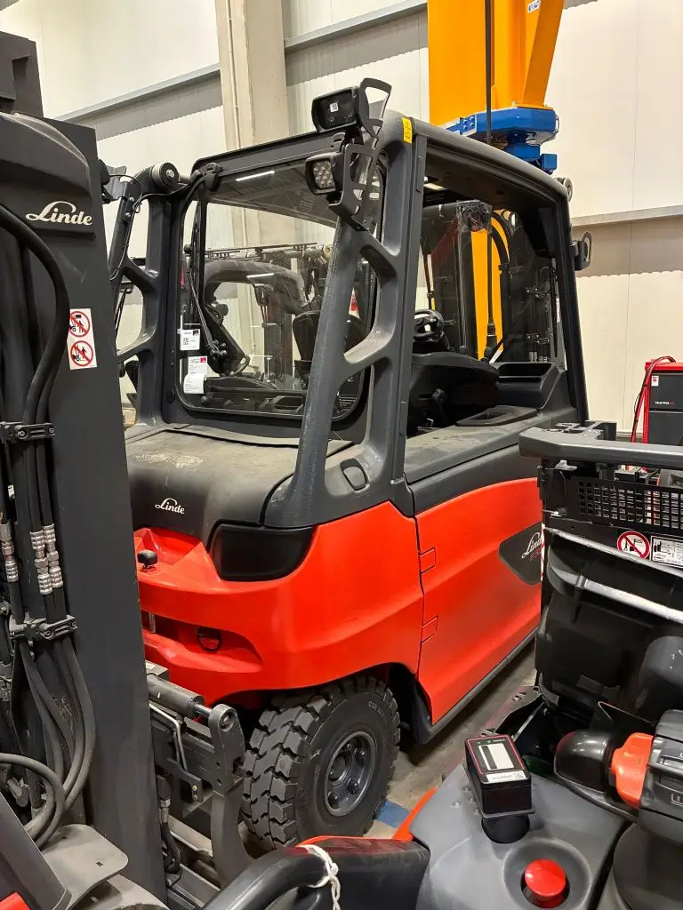 Gabelstapler günstig und sicher online kaufen. Hier sehen Sie einen Linde E50L-01/ Containerfähig aus dem Jahr 2019.