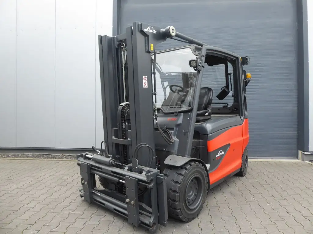 Gabelstapler günstig und sicher online kaufen. Hier sehen Sie einen Linde E50L-01/ Containerfähig aus dem Jahr 2019.