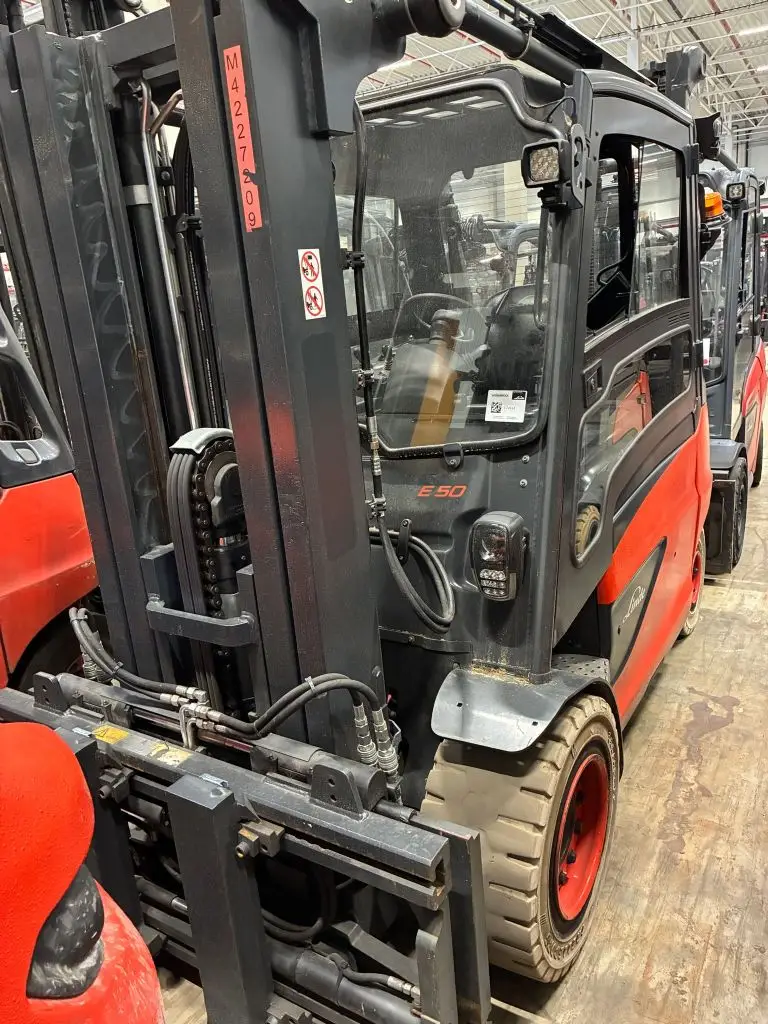 Gabelstapler günstig und sicher online kaufen. Hier sehen Sie einen Linde E50L-01/600 Containerfähig aus dem Jahr 2020.