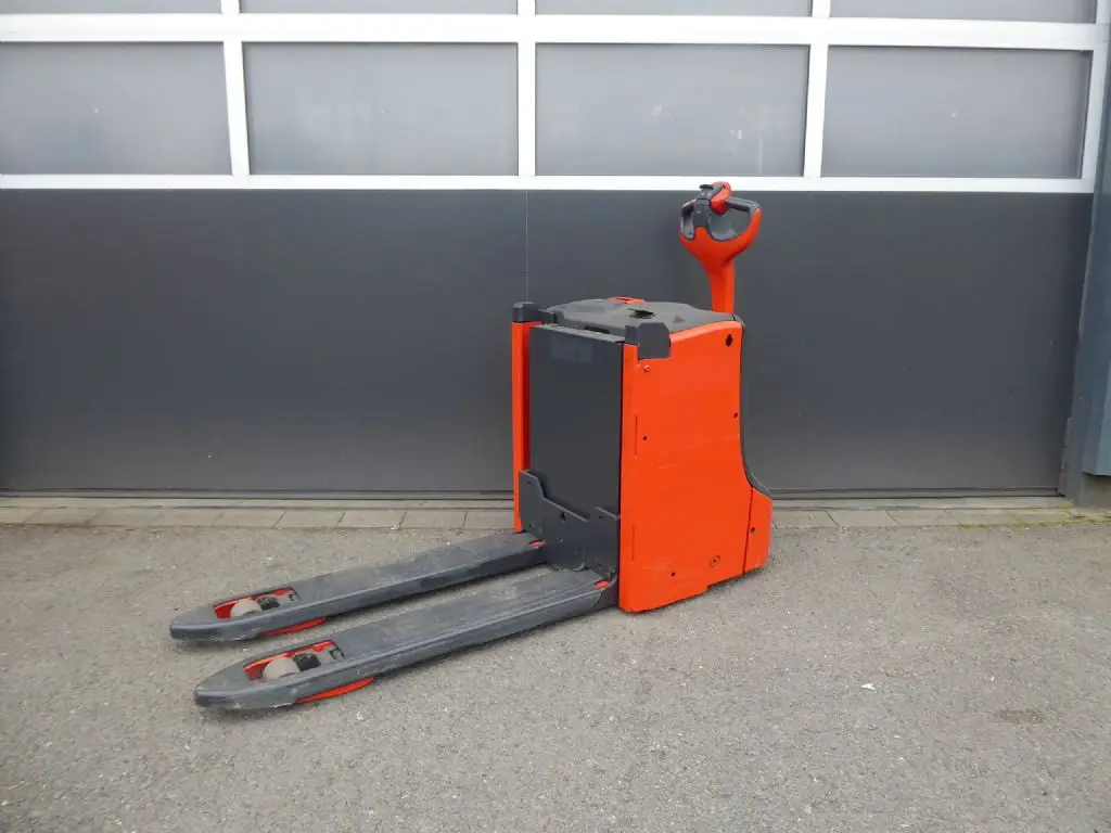 Gabelstapler günstig und sicher online kaufen. Hier sehen Sie einen Linde T16 aus dem Jahr 2019.