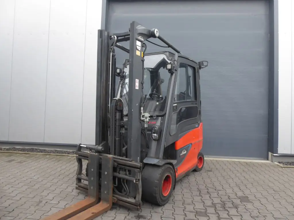Gabelstapler günstig und sicher online kaufen. Hier sehen Sie einen Linde E35HL-01 aus dem Jahr 2019.